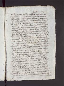 Arriendo de Andrés de Zubieta, estante en la ciudad de Santiago, en nombre del señor Juan de Mondragón, racionero de Santiago y patrón de la capilla de nuestra señora de la Piedad, a Alonso do Campo, zapatero, vecino de la dicha ciudad, de la morada y sótano de la casa sita en la rúa do Camiño, que pertenece al mencionado patrón, por tres años, pagando de renta cada año, siete ducados y un par de capones cebados